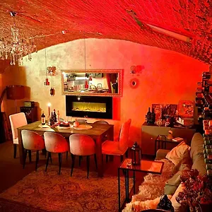 Red Impression - In The Center Appartement